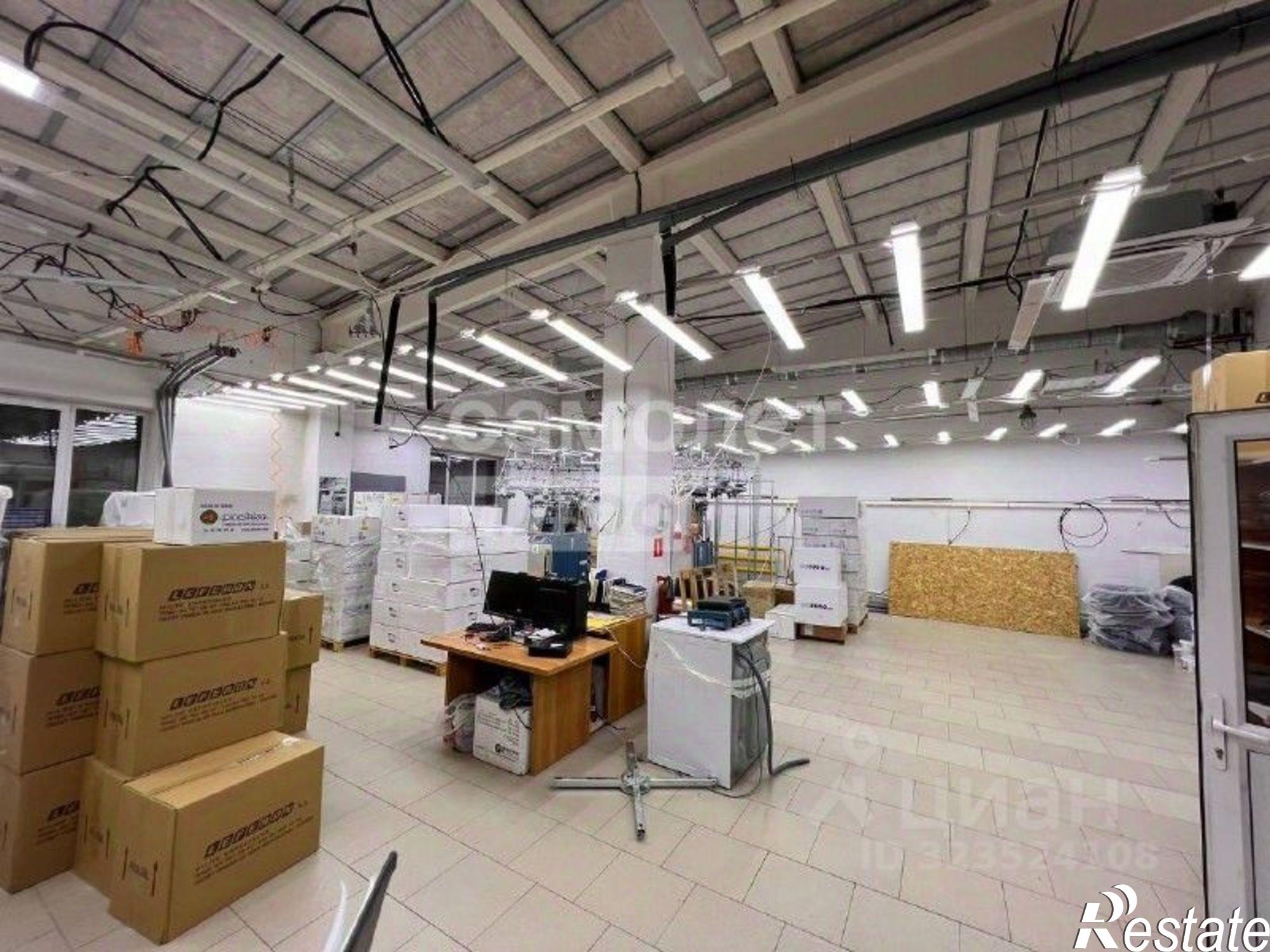 Купить производственную площадь за 57 000 400 рублей на ул Школьная, 12