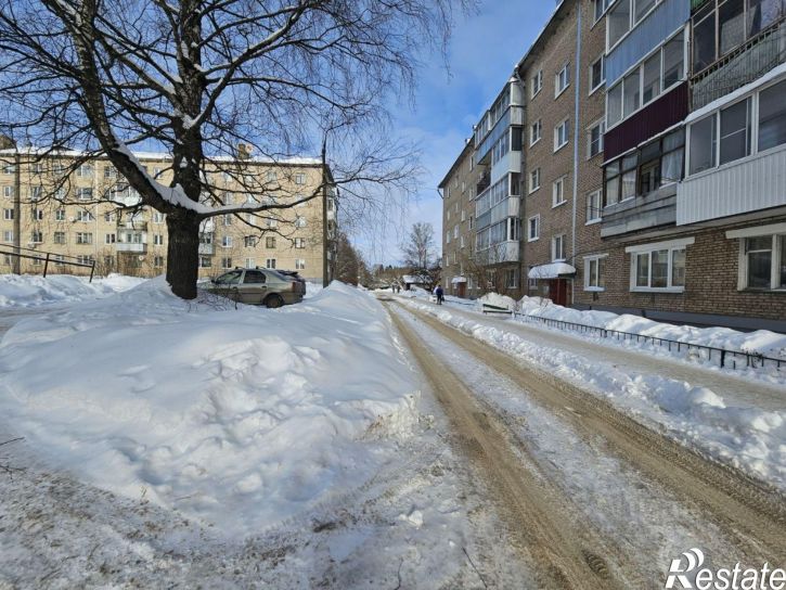 2-комн квартира ул 60 лет Октября, 8,  д. 8
